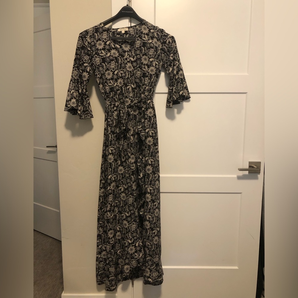 Long black and white dress
